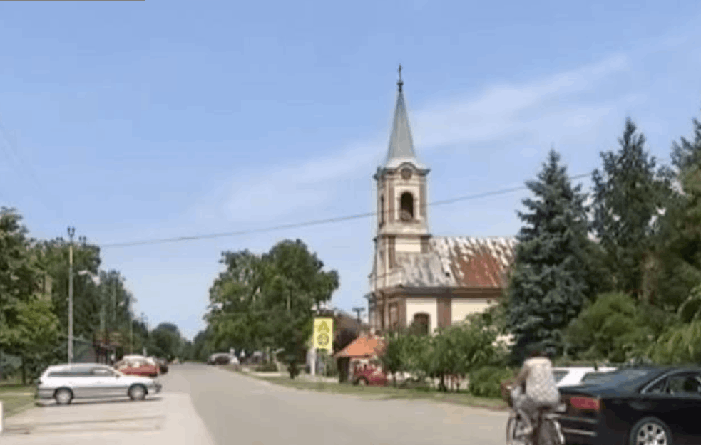 BRUTALNO PRETUČEN TINEJDŽER (16) U GAJDOBRI: Dvojica nasilnika uhapšena, potraga za trećim!